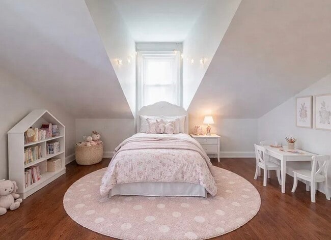 Building Photo - 37 Walnut Pl