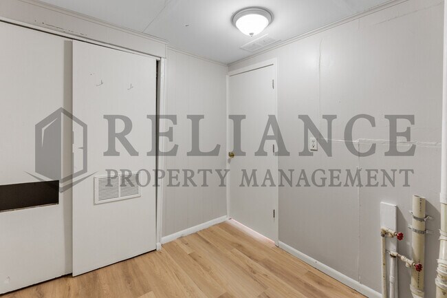 Building Photo - 1823 S Hiram St