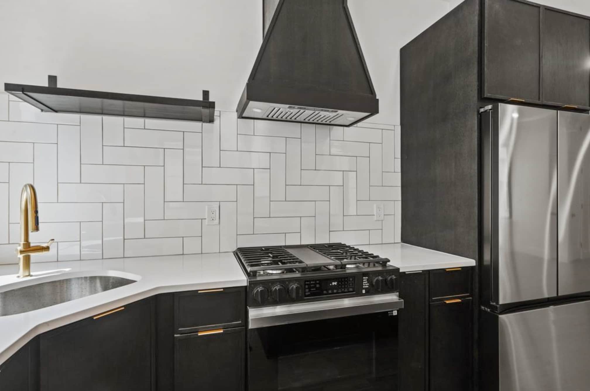 Building Photo - 41 47th St