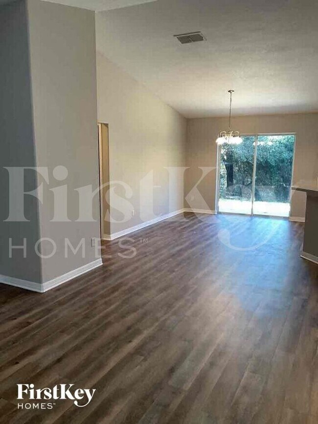 Building Photo - 739 N Midland Dr