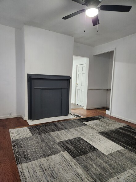Building Photo - 1513 Blair Ave