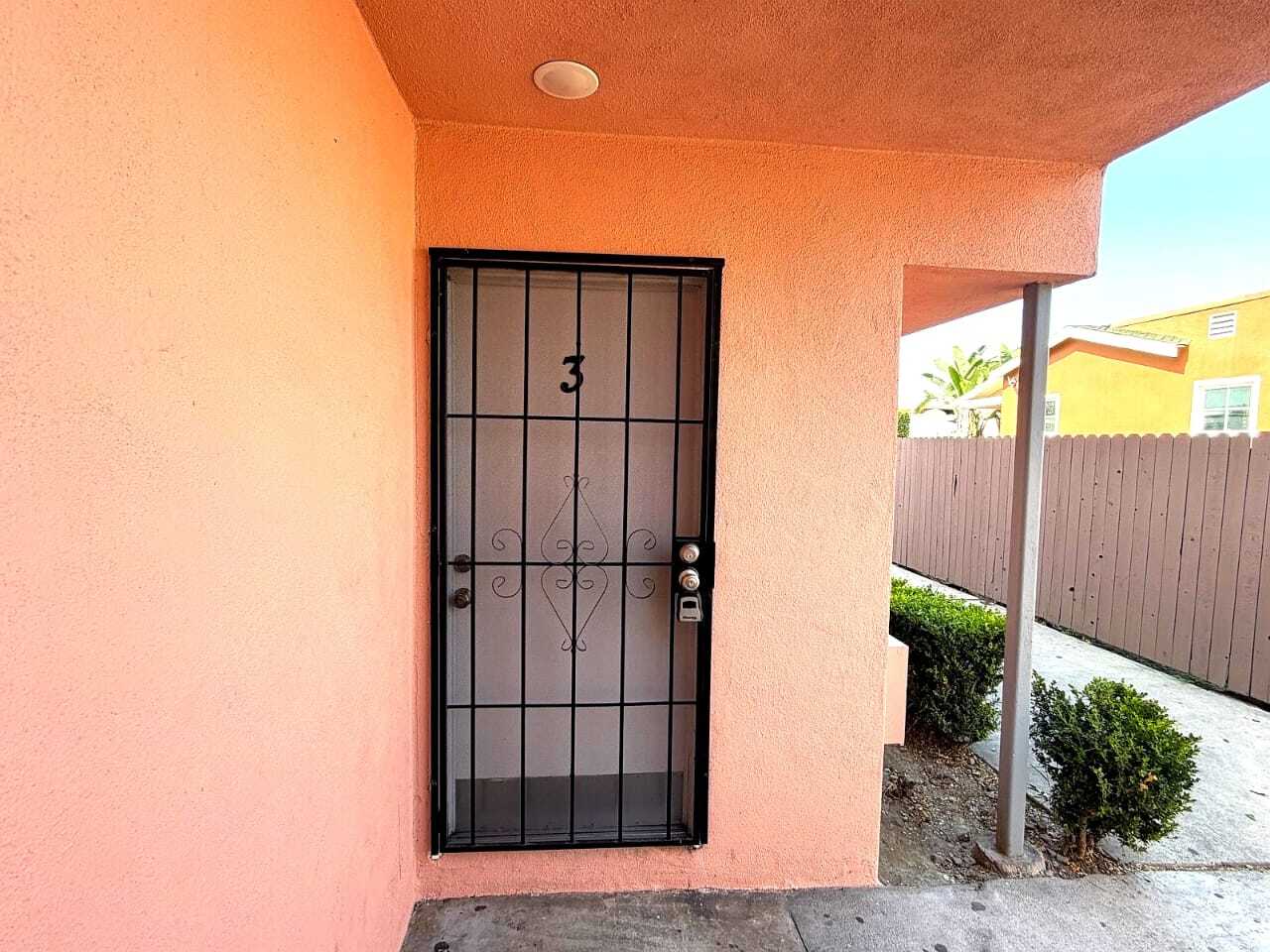 Building Photo - 2672 S Redondo Blvd