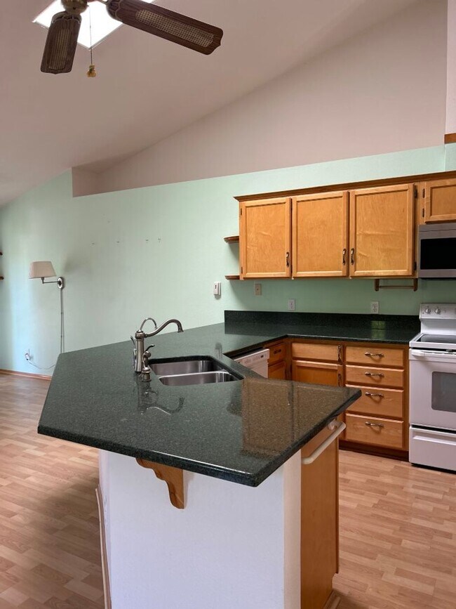 Building Photo - 3Bd/1.75Ba Kent House