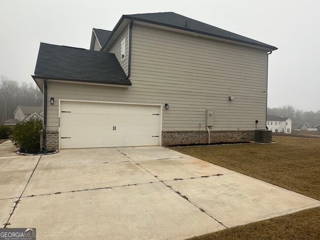 Building Photo - 209 Arwen Dr