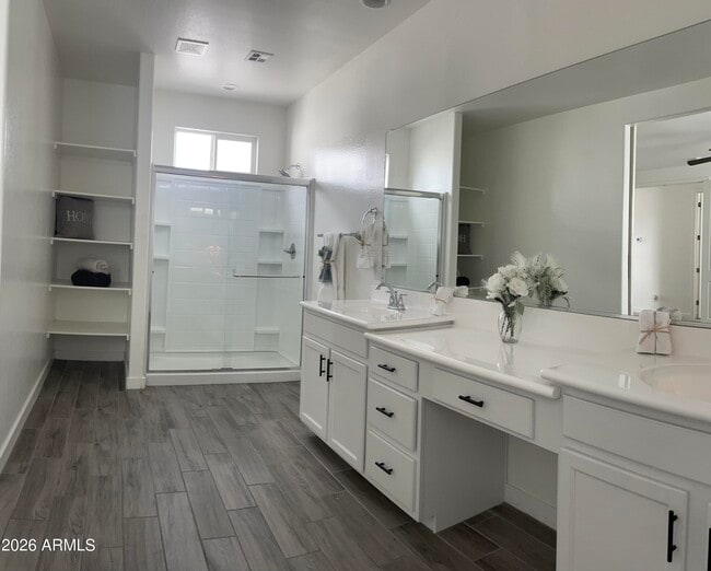 Building Photo - 5549 S Dillon