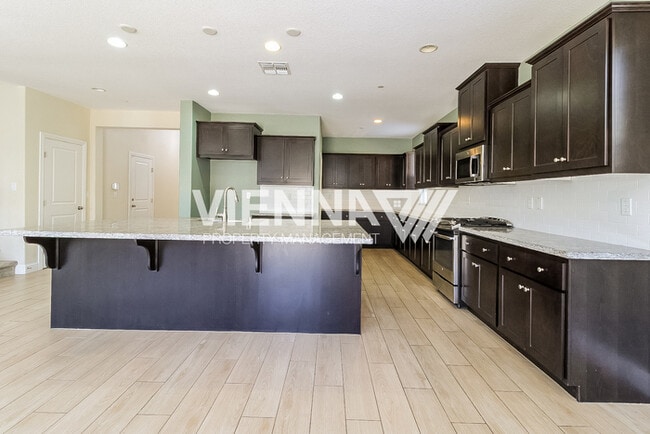 Building Photo - 12702 Thornberg Way