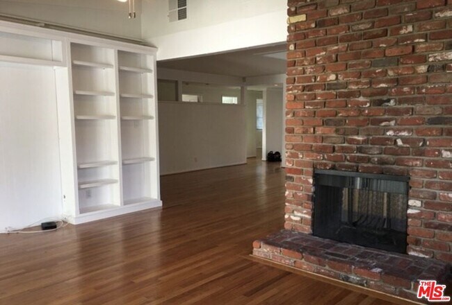Building Photo - 4316 Bellaire Ave
