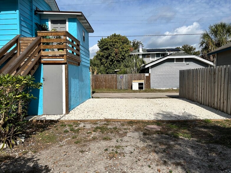 Building Photo - 2443 4th Ave N