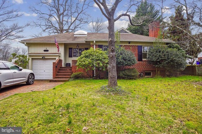 Primary Photo - 5215 Brookeway Dr