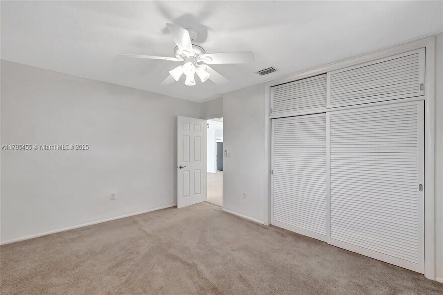 Building Photo - 9121 SW 54th Pl