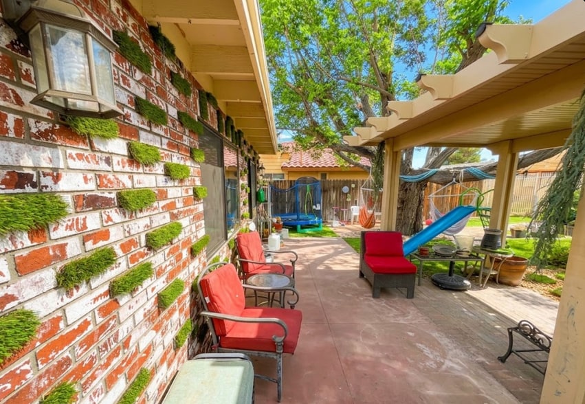 Building Photo - 13099 Meteor Dr