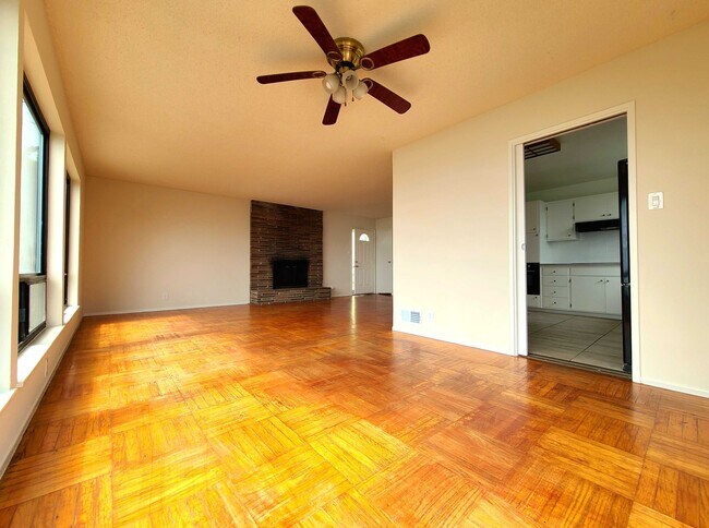 Building Photo - 90 Westline Dr