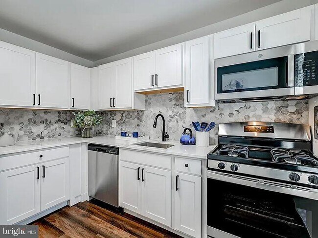 Primary Photo - 4000 Linkwood Rd