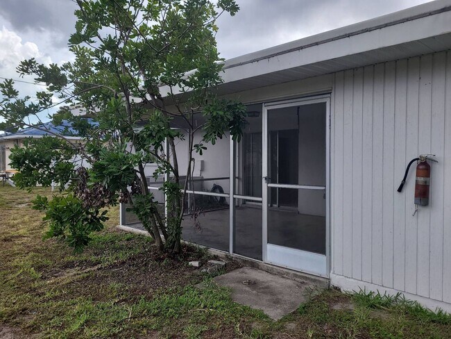 Building Photo - WR-30 Oaks Duplex- FOR SALE