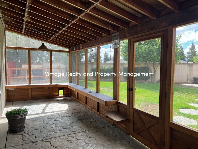 Building Photo - Ready To Go Top Of The Line 4 Bedroom Two ...