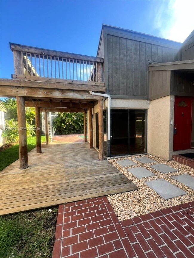 Building Photo - 7512 SW 95th Pl