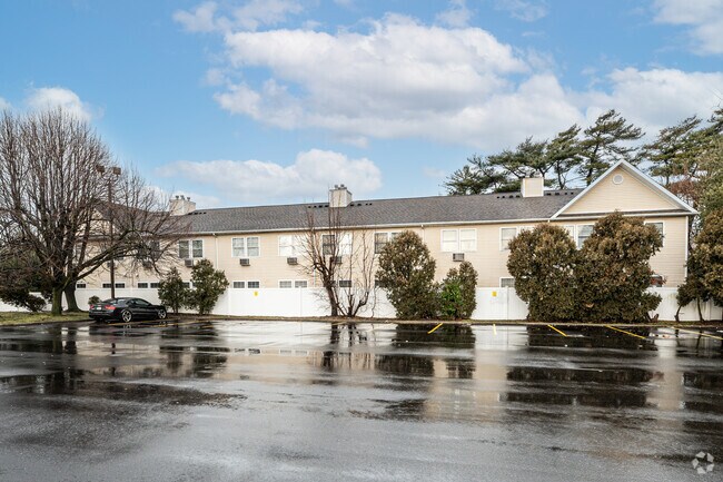 Building Photo - Milestone Condominiums