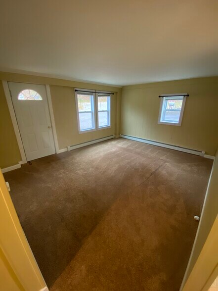 Building Photo - 7932 Violet Dr