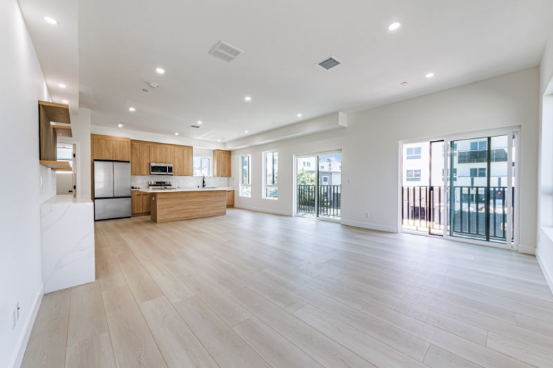 Building Photo - 1332 Tamarind Ave