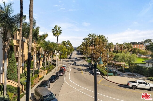 Building Photo - 13045 Pacific Promenade