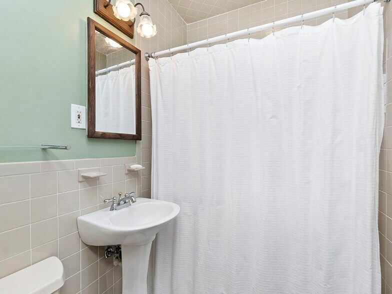 Building Photo - 20 Park St