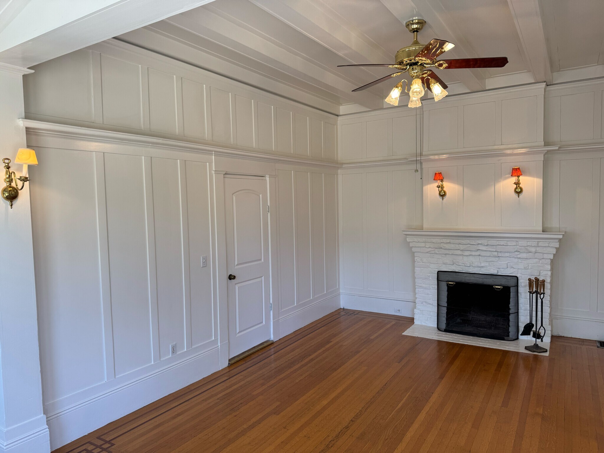 Building Photo - 627 Rose Ave