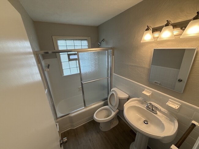 Building Photo - 7441 Calvin Ave