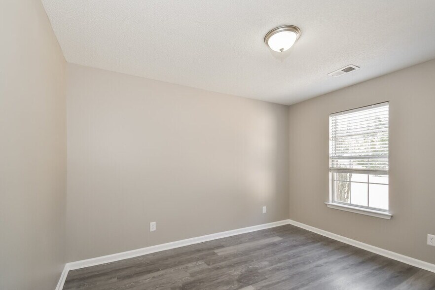 Building Photo - 5894 Keebler Dr