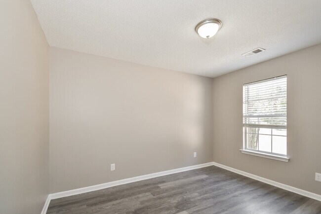 Building Photo - 5894 Keebler Dr