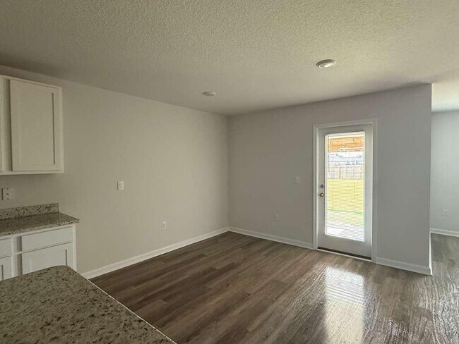 Building Photo - 5509 Silverbell Dr