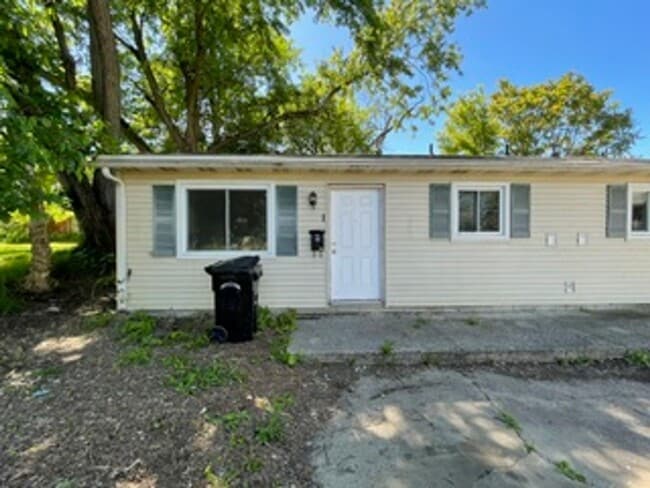 Building Photo - 138 Mendel Ct