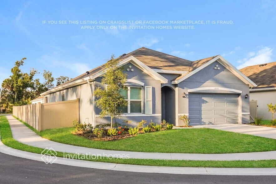 Building Photo - 8005 Majestic Palms Ct