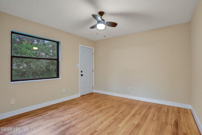 Building Photo - 2138 Larry Dr