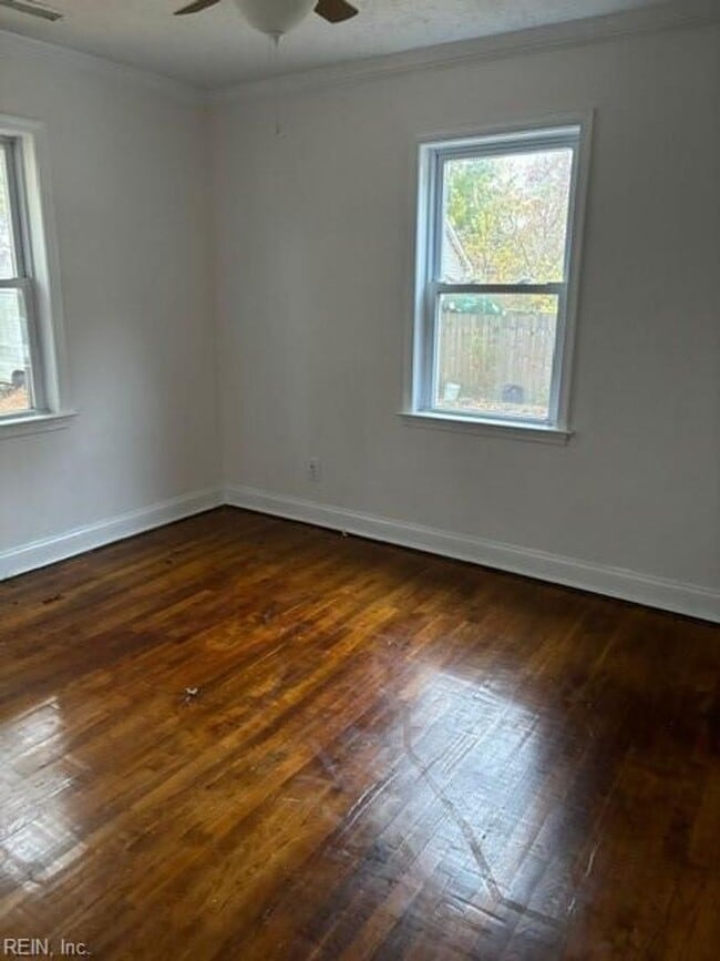 Building Photo - Maple Hall