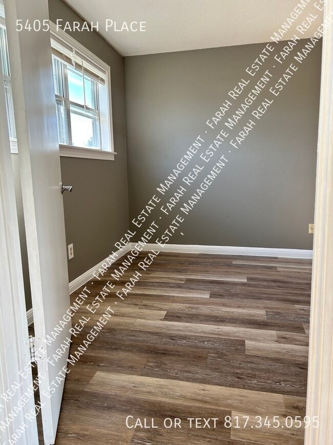 Building Photo - 5405 Farah Pl