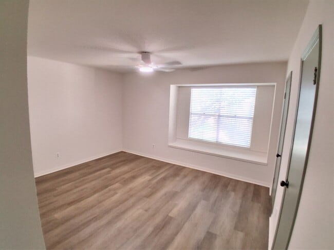 Building Photo - 14703 Barryknoll Ln
