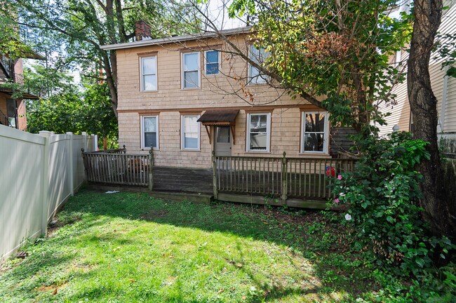 Building Photo - 1 Parkview St