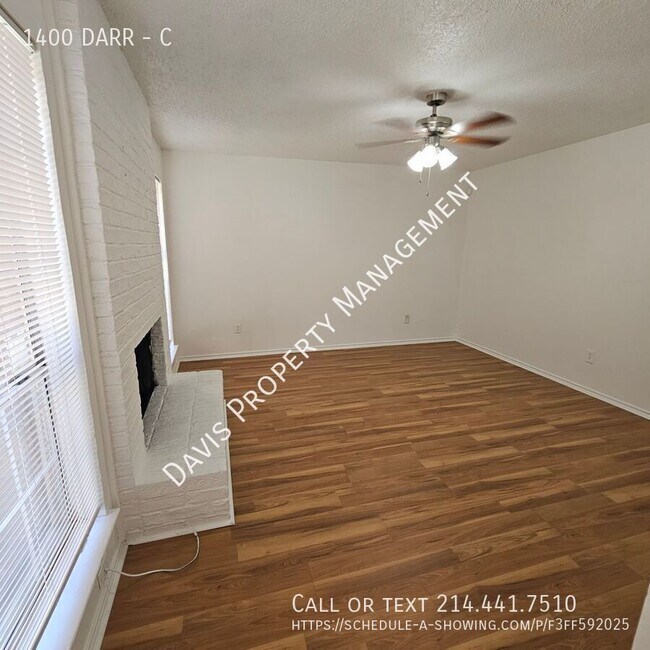 Building Photo - 1400 DARR-C