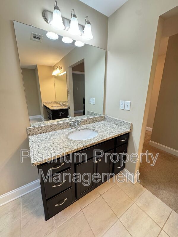 Building Photo - 2045 Birmingham Ct