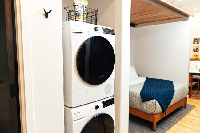 Building Photo - 1911 3rd Ave N