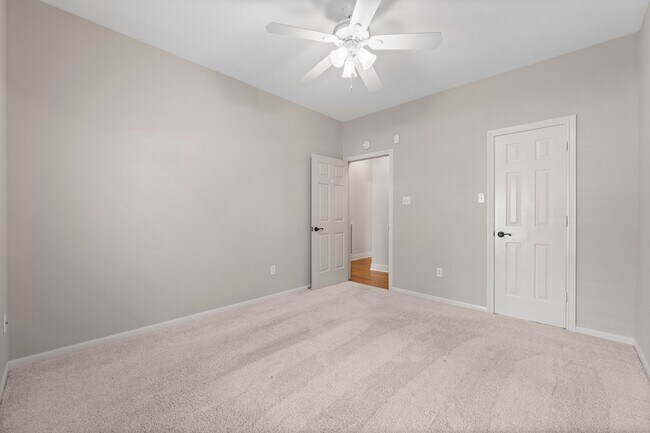 Building Photo - 165 W Shadowpoint Cir