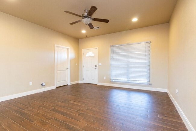 Building Photo - 9635 Mossberg St