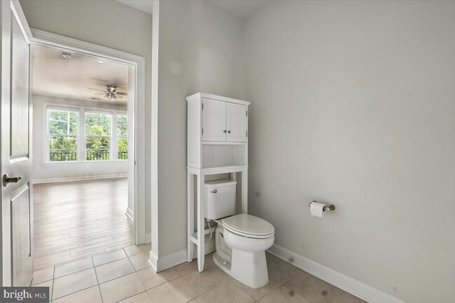 Building Photo - 3927 Fair Ridge Dr