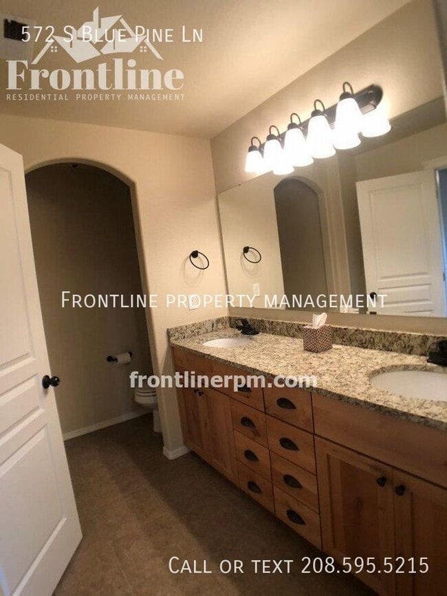 Building Photo - 572 S Blue Pine Ln