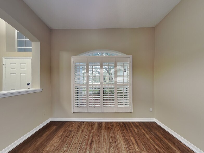 Building Photo - 2042 Ancient Oak Dr