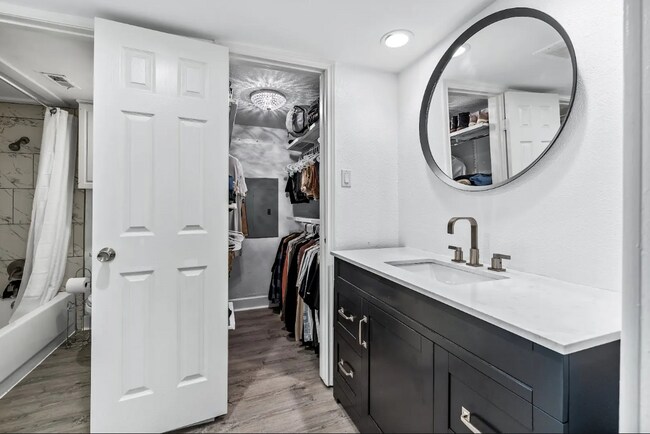 Building Photo - 13340 Kit Ln