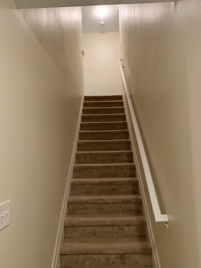 Building Photo - 5185 Hanover St