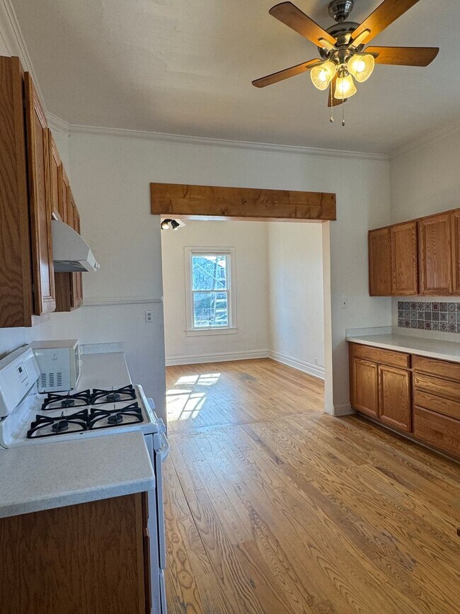 Building Photo - 1010 White Ave