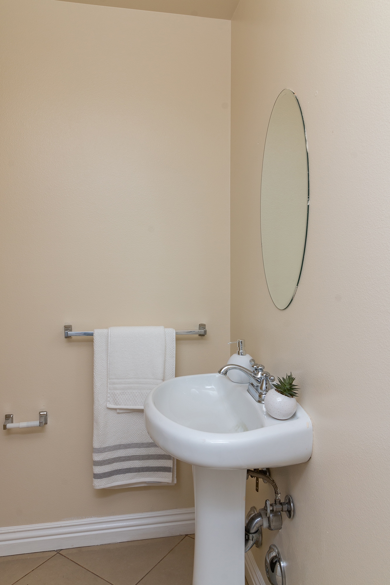 Building Photo - 3689 S La Cienega Blvd