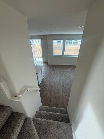 Building Photo - 1519 Redbrick Ln